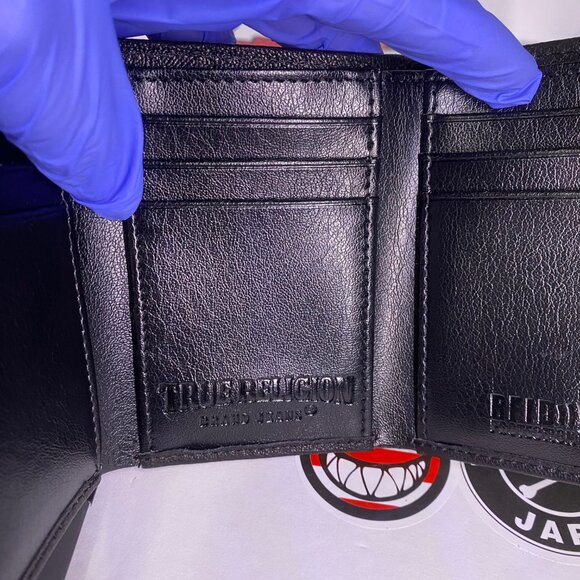 True Religion Men's Black Leather Tri-Fold Wallet NWT RFID Protection - Picture 7 of 16